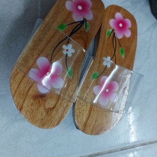 Guốc gổ helo kitty cho bé đủ size