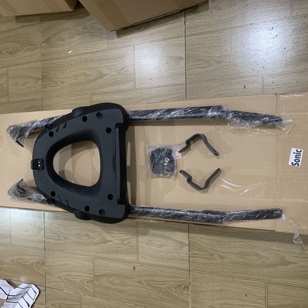 Cảng sau/ Baga sau xe Sirius kiểu HRC full phụ kiện