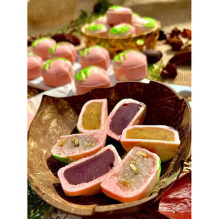 Bánh trung thu trái đào ( Hộp 6 bánh - Bánh mới mỗi ngày - Hsd 30 ngày )