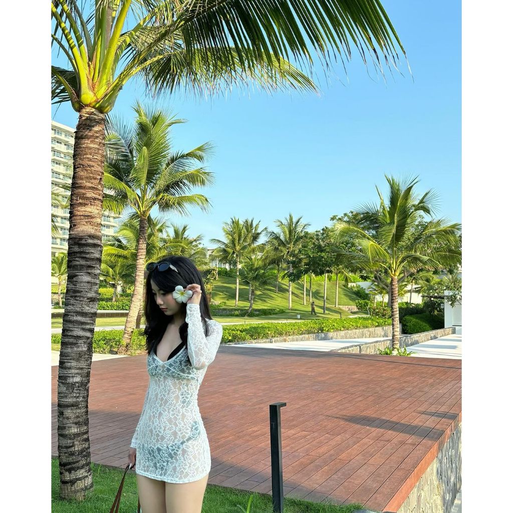 Váy ren mặc ngoài bikini dài tay trễ nguc xuyên thấu một lớp màu trắng sexy cho nữ hottrend ( KHÔNG KÈM BIKINI) - Mã M01 | BigBuy360 - bigbuy360.vn