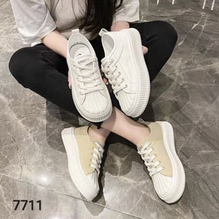Giầy Thể thao mũi sò