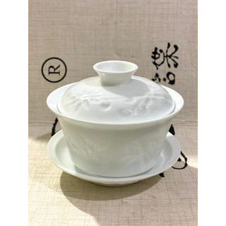 Phụ kiện pha trà: chén khải sứ trắng men mỏng hoa văn chìm