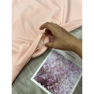 Váy xuông hồng cổ bẻ nữ.