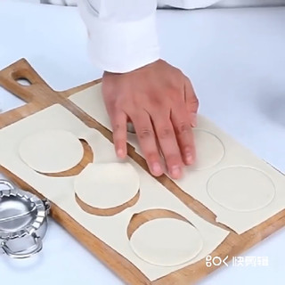 Set 3 Khuôn Cắt Bột Làm Bánh Xếp Hình Tròn Bằng Thép Không Gỉ