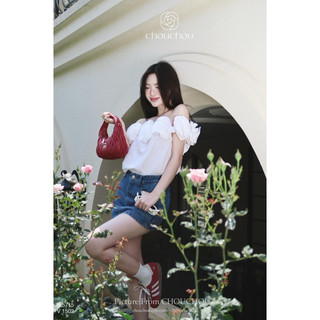 Áp trễ vai hoa to chouchou