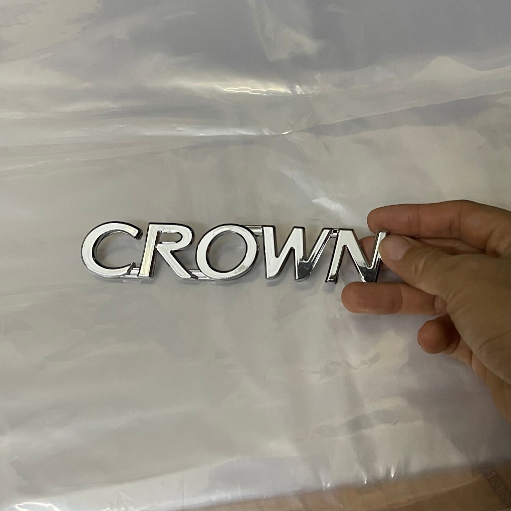Logo chữ nổi CROWN dùng dán phía sau xe Toyota CROWN. 16haiphong