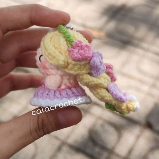Móc khoá công chúa tóc mây Rapunzel mini bằng len handmade (ảnh thật shop chụp)
