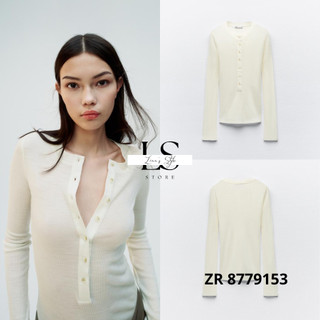 Áo thun basic đính cúc cổ tròn TQXK mẫu mới 2024 phong cách minimalist hiện đại cá tính thanh lịch | Order