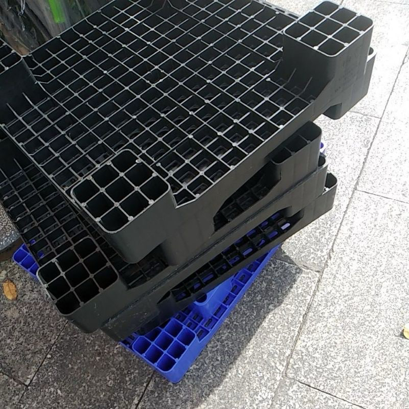 pallet nhựa 60 vuông ,chân tủ lạnh 60 vuông ,pallet lót sàn