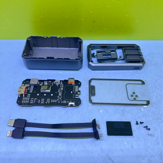 Box sạc dự phòng 2 cell 21700