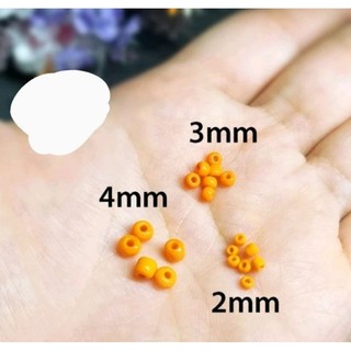 Bộ 1000 hạt xấp xỉ 1,5mm đến 2mm dùng làm trang sức( Lưu ý hạt rất nhỏ, các bạn kéo xem ảnh hạt đổ ra lòng bàn tay)