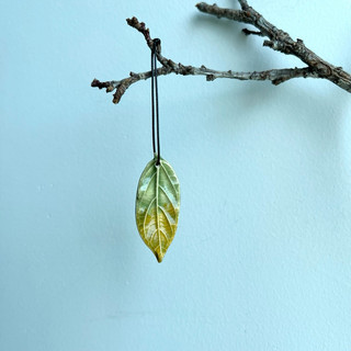 Lá cuối mùa - Gốm phủ men bóng long lanh