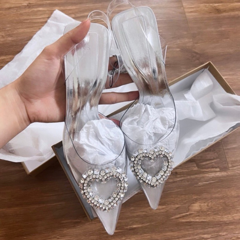 Giày sandal Z mũi nhọn đính đá trái tim Mika bóng bạc đế mảnh cao 5cm phong cách tiểu thư sang chảnh 𝟲𝟬𝟲𝟳-𝟳 | BigBuy360 - bigbuy360.vn