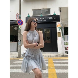 Váy đuôi cá dáng ngắn cổ yếm xòe tầng Look by Trang