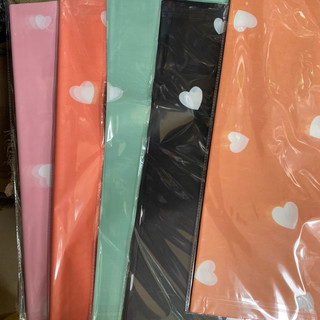 Giấy Gói Hoa Hình Trái Tim Xấp 20 Tờ Kích Thước 58x58cm