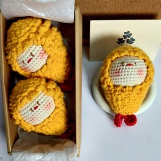 Bé mochi tôm chiên tempura bằng len làm móc khoá, trưng bày+ hàng sẵn