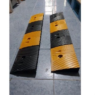 Dốc bục lên xuống xe máy, xe hơi cao 7cm .6cm. 5cm. 4cm .3cm dài 100cm  bằng cao su hình tam giác,cầu lên xuống bậc thềm