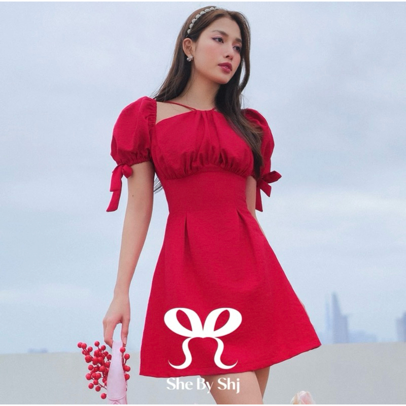 pass Đầm Shebyshj cổ yếm tay phồng màu đỏ - Lily Dress