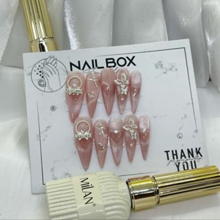Nail Box Thiết Kế, Móng Tay Thiết Kế giả sơn mắt mèo hồng, form nhọn, đính charm đá siêu sang MT010