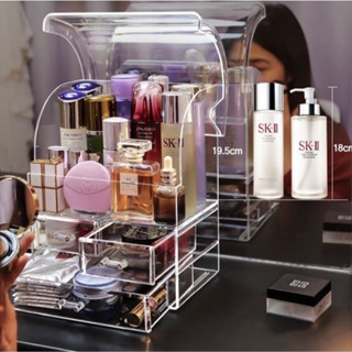 Kệ mỹ phẩm để bàn có nắp đạy 3 tầng Hokori nhựa trong suốt cao cấp. Tủ để đồ dùng trang điểm có nắp nhiều ngăn