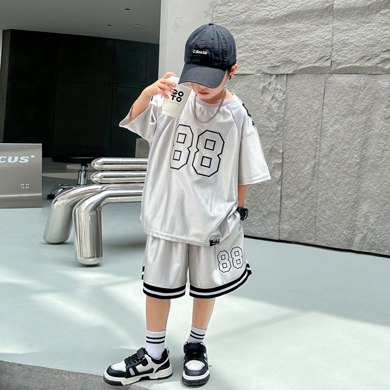 Bộ quần áo thể thao cộc tay cho bé trai 18-50kg hoạ tiết số 88 phong cách.Bộ cộc tay bé trai,bộ hè bé trai.