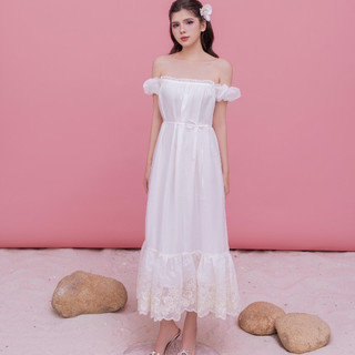 Váy nữ Melia Dress suông trễ vai gấu bèo thêu hoa dáng dài, Đầm kiểu nữ chất tơ thêu hoa nổi VVNT042408 