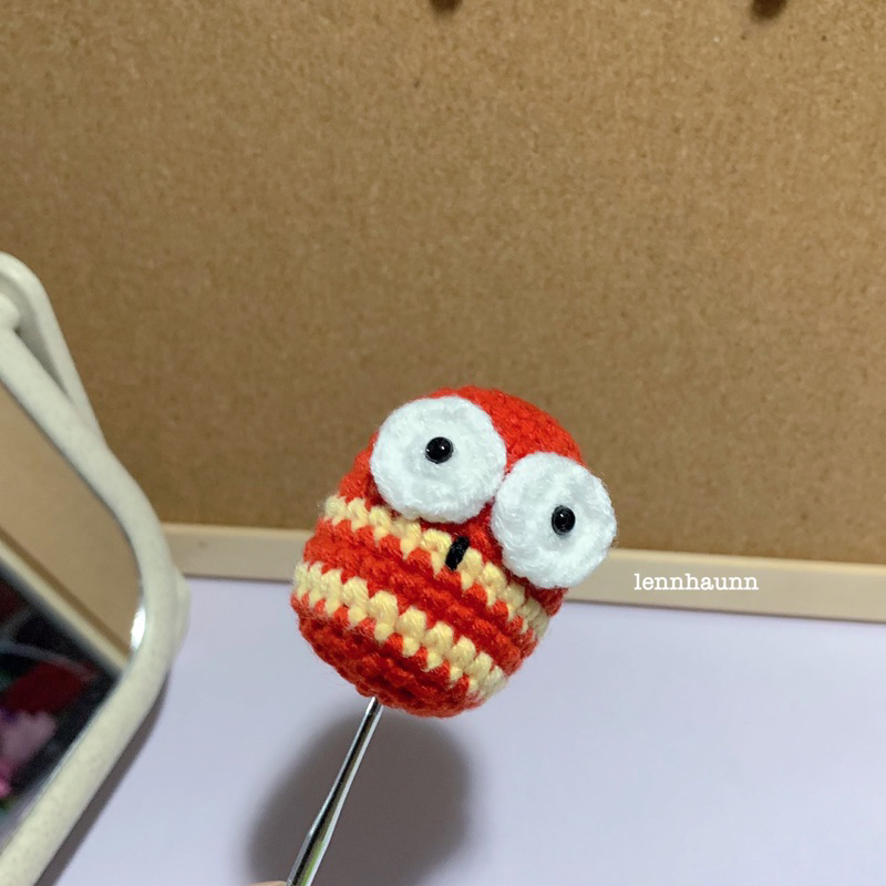 Larva red ấu trùng tinh nghịch