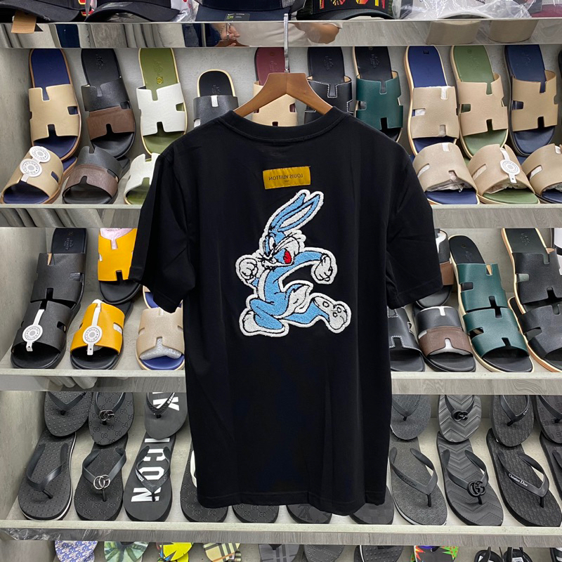Áo phông thêu thỏ lv bông xù chạy bộ,áo thun nam nữ thêu bông xù chữ lv hình thỏ sau lưng cao cấp