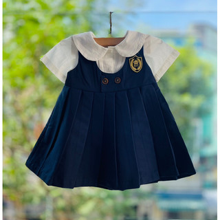 Set váy và áo sơ mi trắng dành cho bé gái