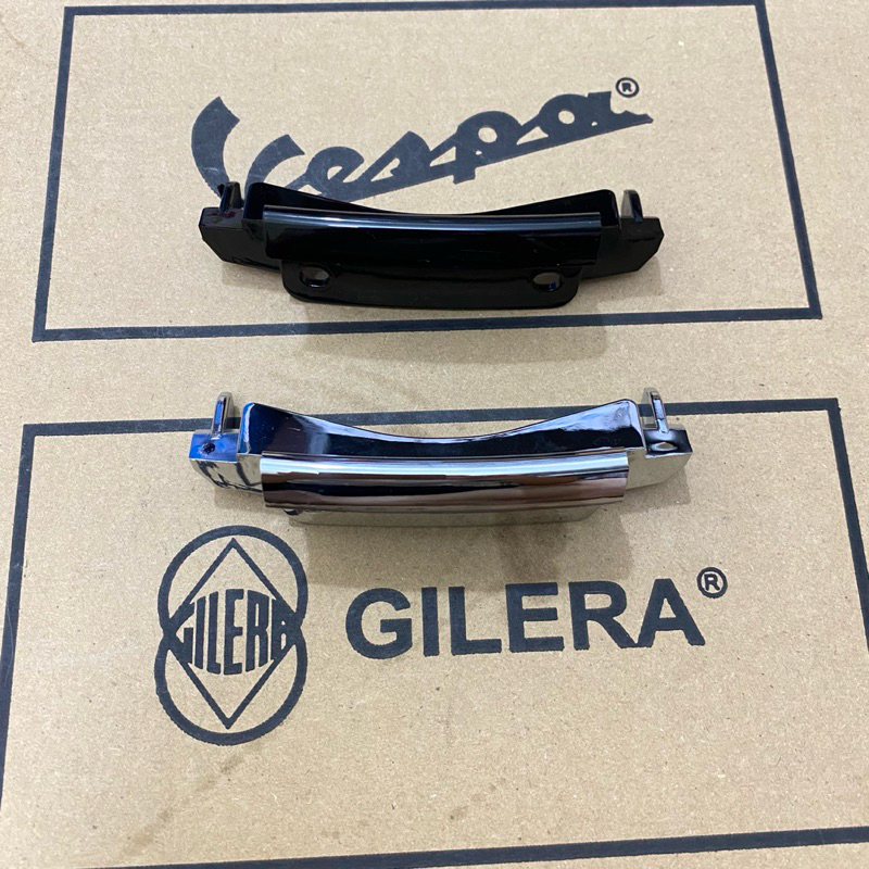 Nẹp giữa cốp trước Vespa sprint đen bóng và mạ chrome cao cấp