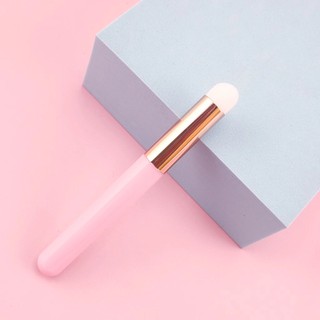 Cọ đánh son môi hiệu ứng omber, cọ tán son