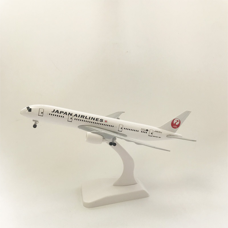 MÔ HÌNH MÁY BAY TĨNH BOEING B787 - JAPAN AIRLINES 18CM CÓ BÁNH XE