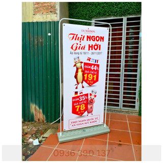 Khung treo ảnh cản gió, khung treo đế nước ngoài trời, giá treo poster kiểu cửa đế nhựa chứa nước kt 0.6 x 1.6- 0.8x1.8m