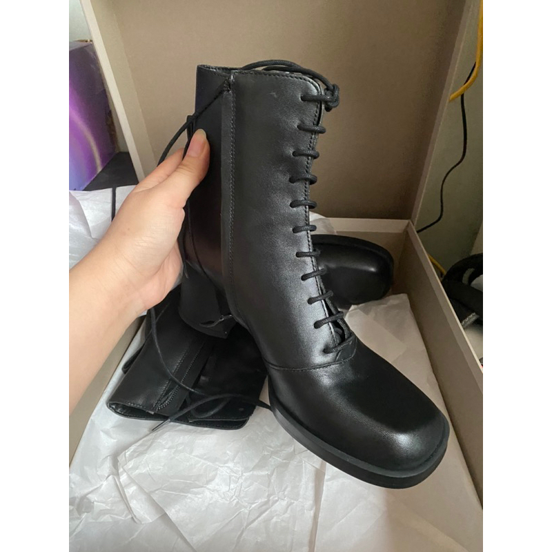 Boots cao cổ da PU màu đen