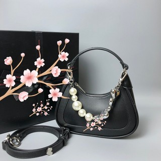Túi da đeo chéo kẹp nách kèm hộp quà tặng cho người thương ý nghĩa, túi nhiều quai và kiểu đeo. có sẵn video ảnh thât