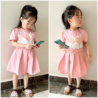 Set áo cotton tim kèm chân váy xếp ly kaki