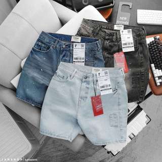 Quần Short Jean Form Relaxed Ống Suông Squash chất vải denim không dày cũng không quá mỏng, mềm mịn