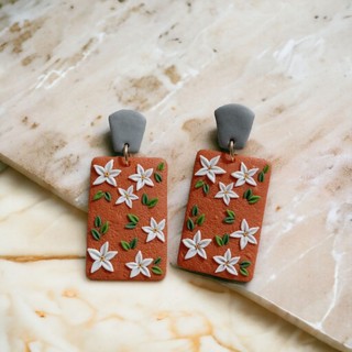 Hoa Cam - Khuyên tai đất sét Polymer handmade
