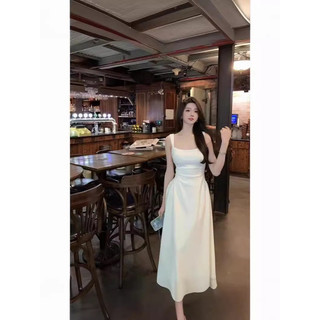 Váy hai dây sexy