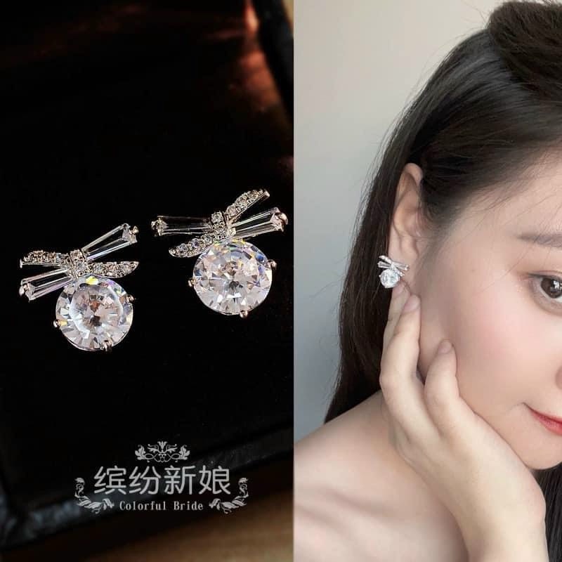 Đôi khuyên tai tim đá lấp lánh