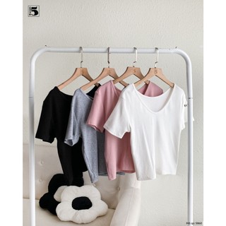 Áo thun nữ Twentyfive ngắn tay dáng ngắn, cổ tim, basic 5860