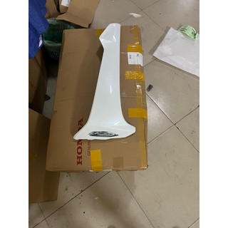 Cánh yếm trái wave a 110 2024 màu trắng honda - 64770k89v90zb
