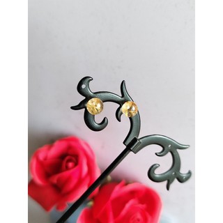 Đôi bông tai nụ khung bạc khắc S925 xi kim gắn thạch anh tóc vàng nâu tự nhiên chất trong vắt nhiều tóc hàng đấu Nhật
