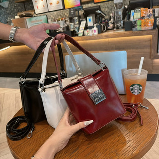 Túi cầm tay đeo chéo miumiu sz 18cm siêu xinh