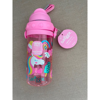 Bình nước Smiggle có dây đeo cho bé 430ml.