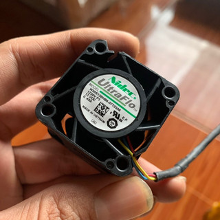 Quạt tản nhiệt phản lực nidec tốc độ cao 12v 0.45a 4x4 cm