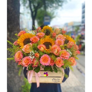 Hộp hoa tươi hộp hoa tặng cho người thân bạn bè các dịp khai trương chúc mừng sinh nhật kỉ niệm