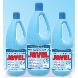 Một chai nước tẩy quần áo Javel đậm đặc