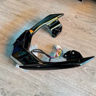 Cảng Lc 135 5 số Led màu đen bóng lắp đặt như zin