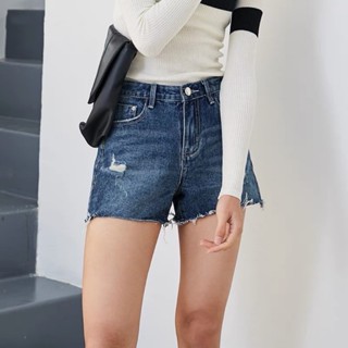 Quần short jean nữ BigSize lưng cao trên rốn, co dãn mạnh, tua lai, màu xanh đậm rách kiểu dành cho người mập 2717 MLJ